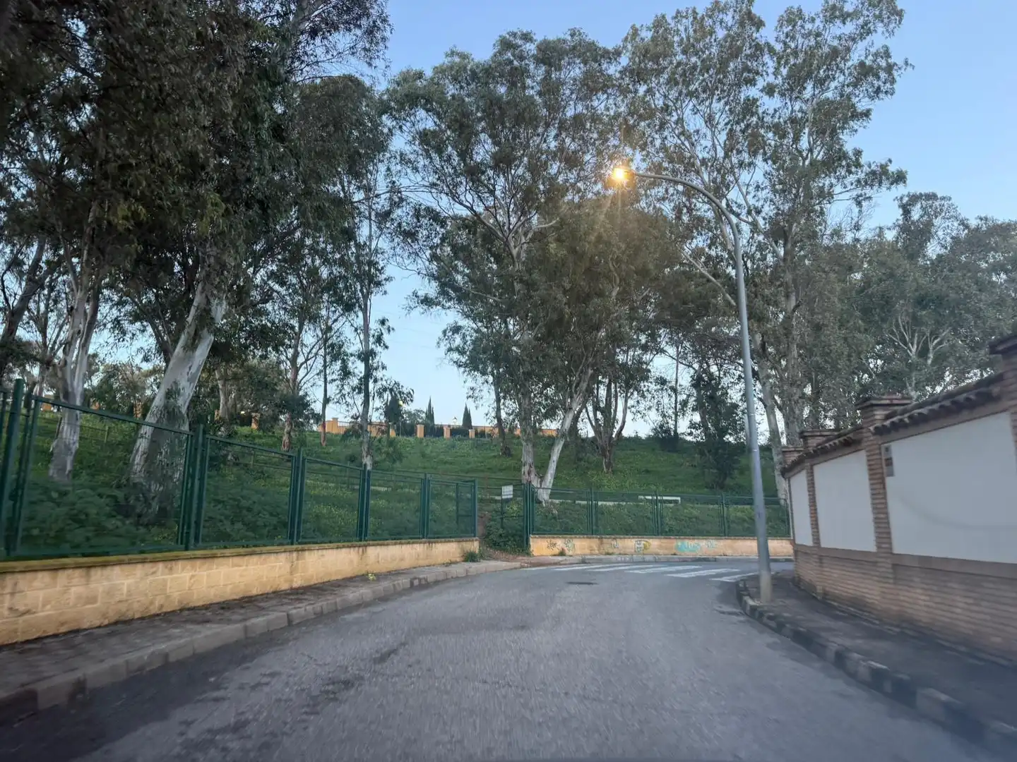 Vista exterior de Casa o xalet en venda en Coria del Río amb Aire condicionat, Terrassa i Traster