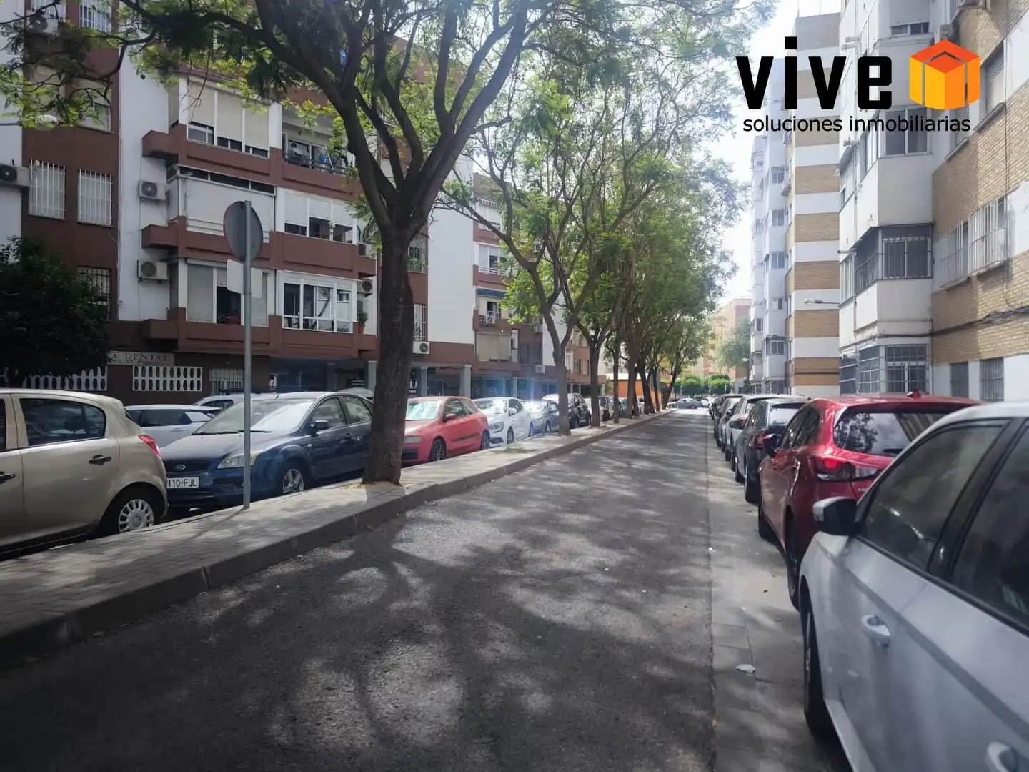 Exterior view of Flat for sale in Sevilla  with Air Conditioner, Terrace and Furnished