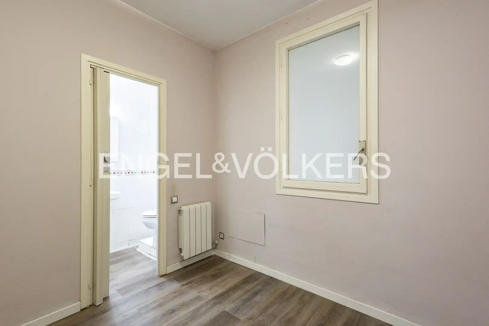 Schlafzimmer von Wohnung zum Verkauf in Barcelona mit Klimaanlage, Heizung und Parkett