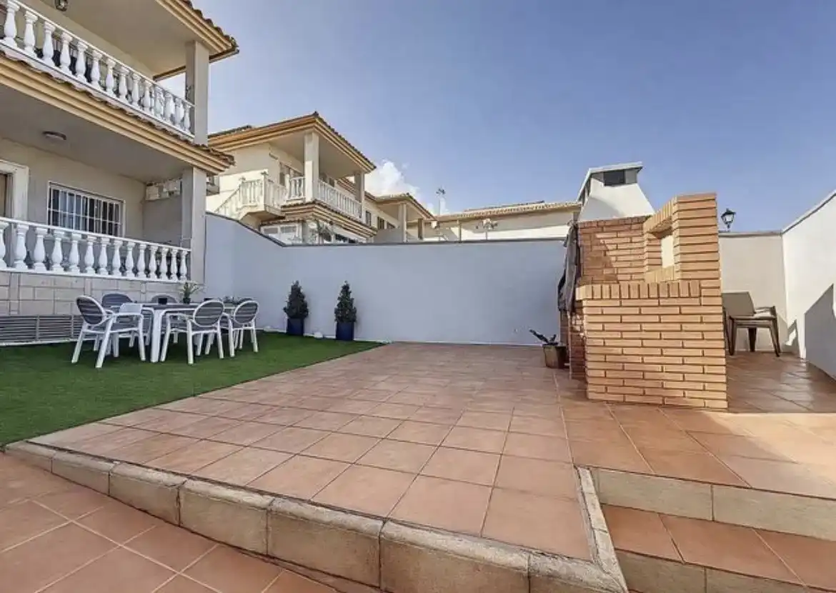 Terrassa de Casa adosada en venda en Castalla amb Aire condicionat, Jardí privat i Traster