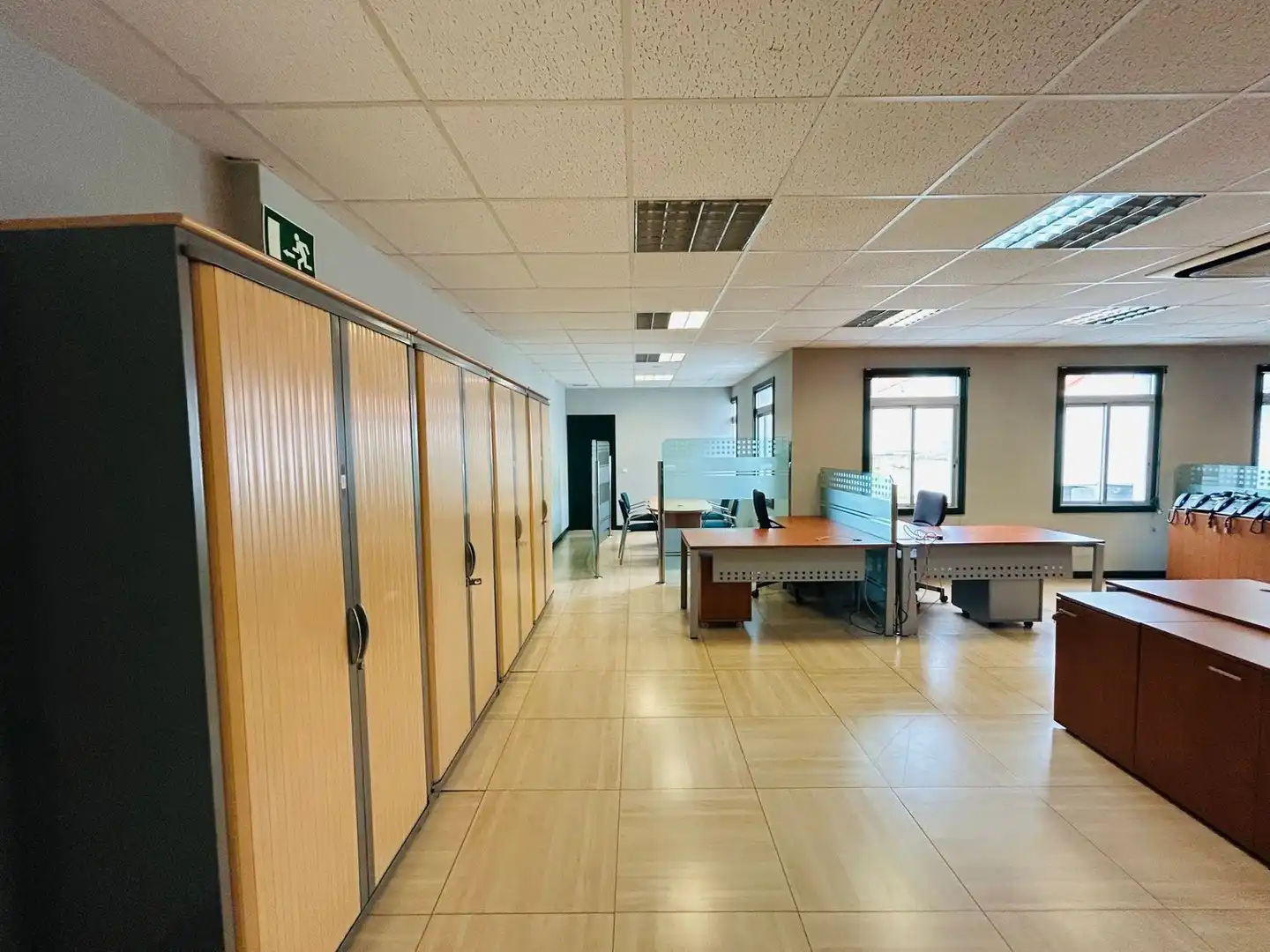 Büro zur Miete in A Coruña Capital  mit Heizung