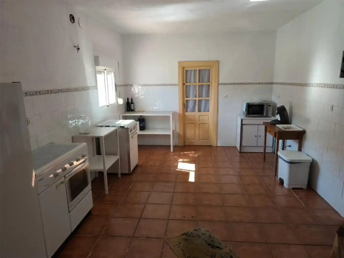 Cuina de Finca rústica en venda en Granada amb Jardí privat, Traster i Piscina