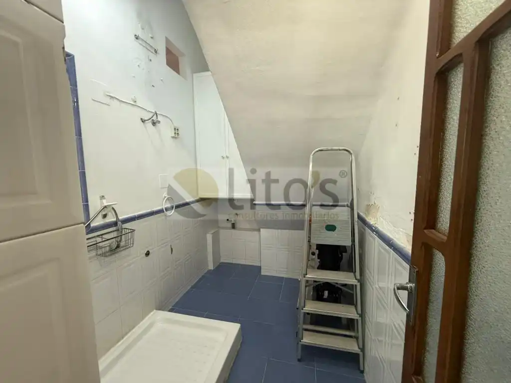 Badezimmer von Einfamilien-Reihenhaus zum Verkauf in Dos Hermanas