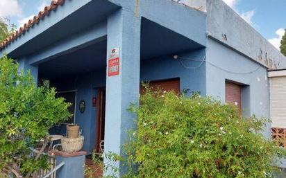 Vista exterior de Casa o xalet en venda en El Vendrell amb Jardí privat, Terrassa i Traster