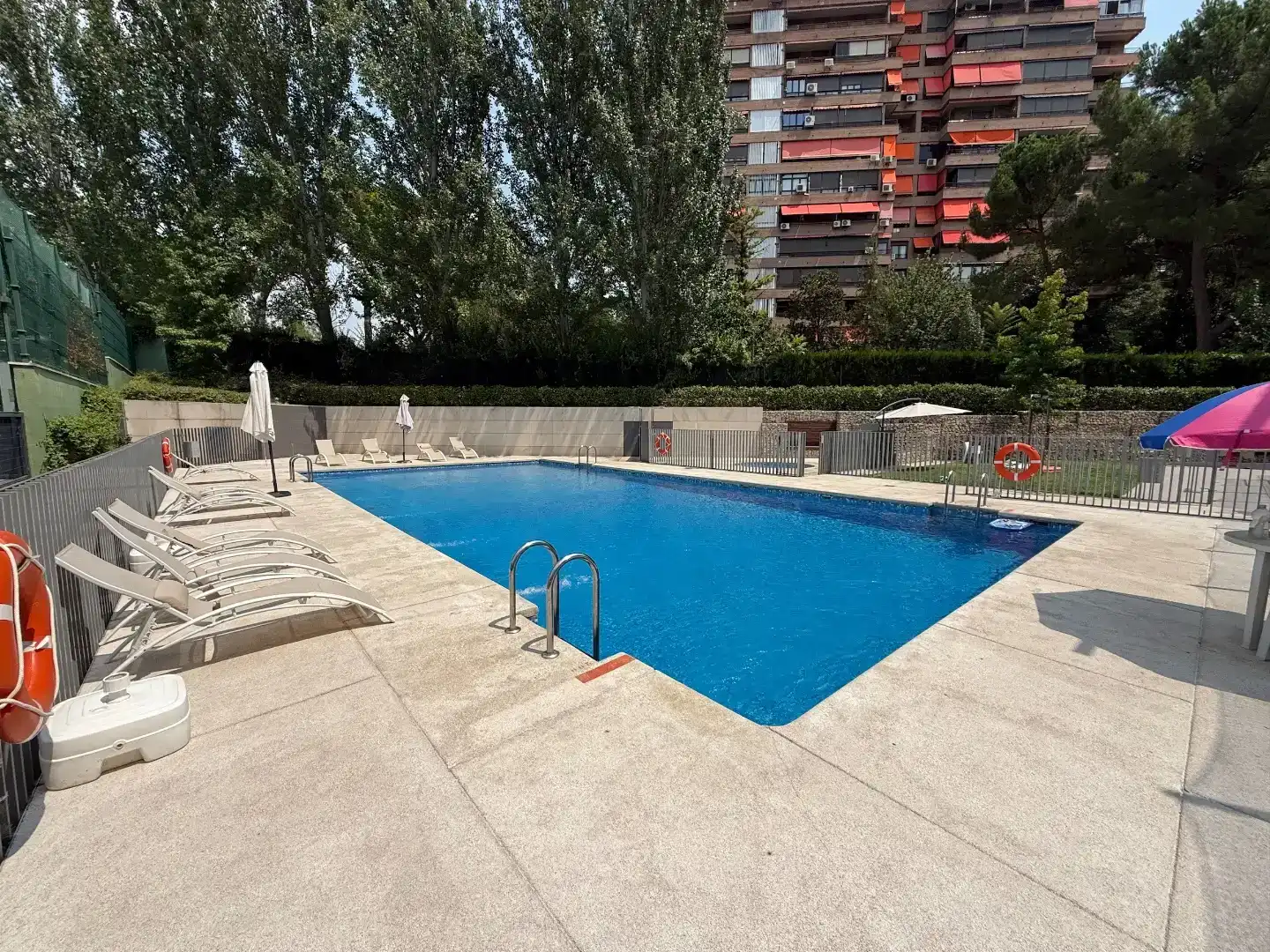 Piscina de Dúplex en venda en  Madrid Capital amb Aire condicionat i Piscina