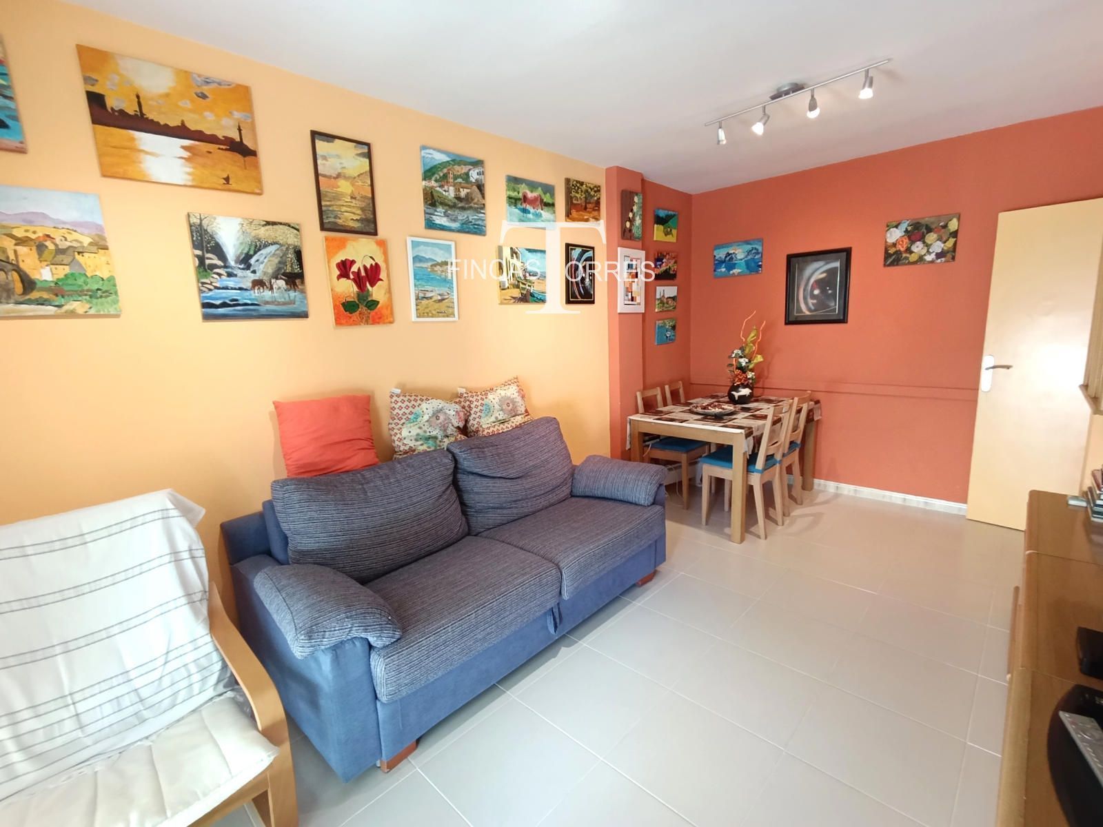 Sala d'estar de Pis en venda en Cunit amb Aire condicionat, Terrassa i Moblat