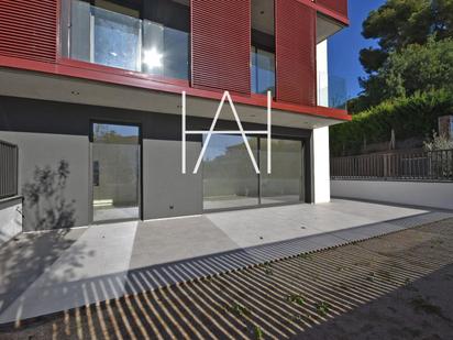 Exterior view of Flat for sale in Tiana  with Heating, Private garden and Storage room