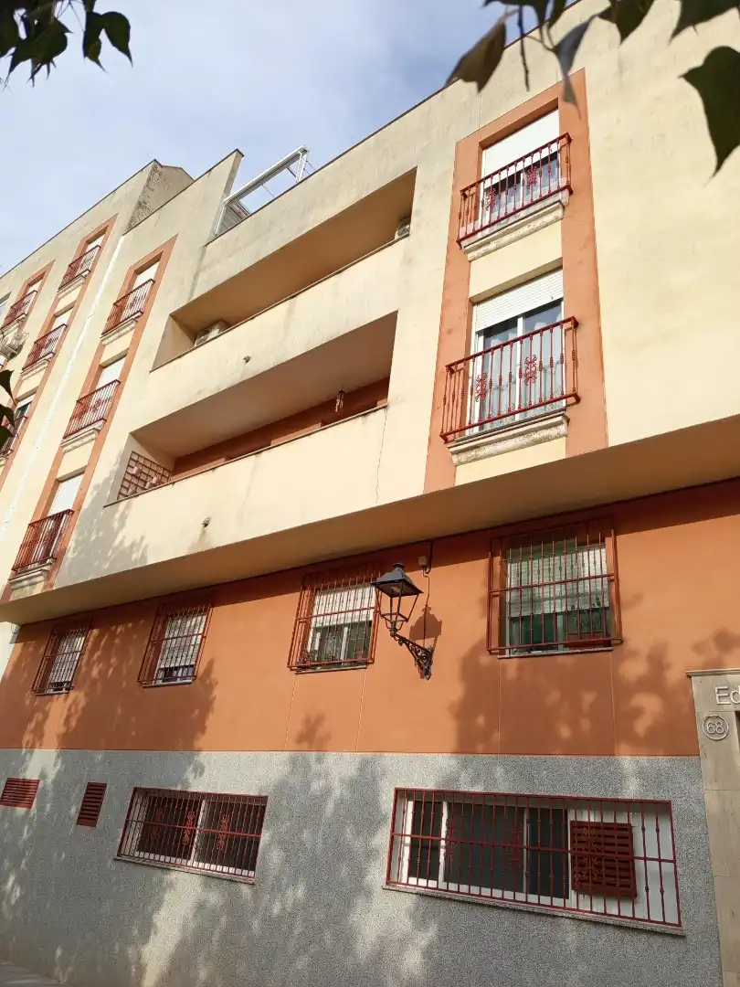 Vista exterior de Pis en venda en Torredelcampo amb Balcó