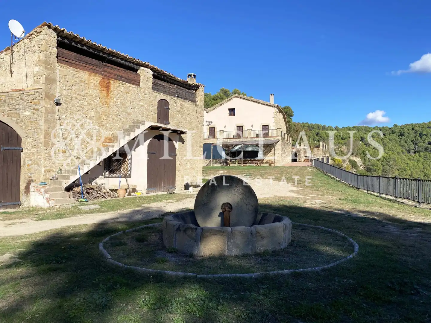Vista exterior de Finca rústica en venda en Talamanca amb Aire condicionat, Calefacció i Jardí privat