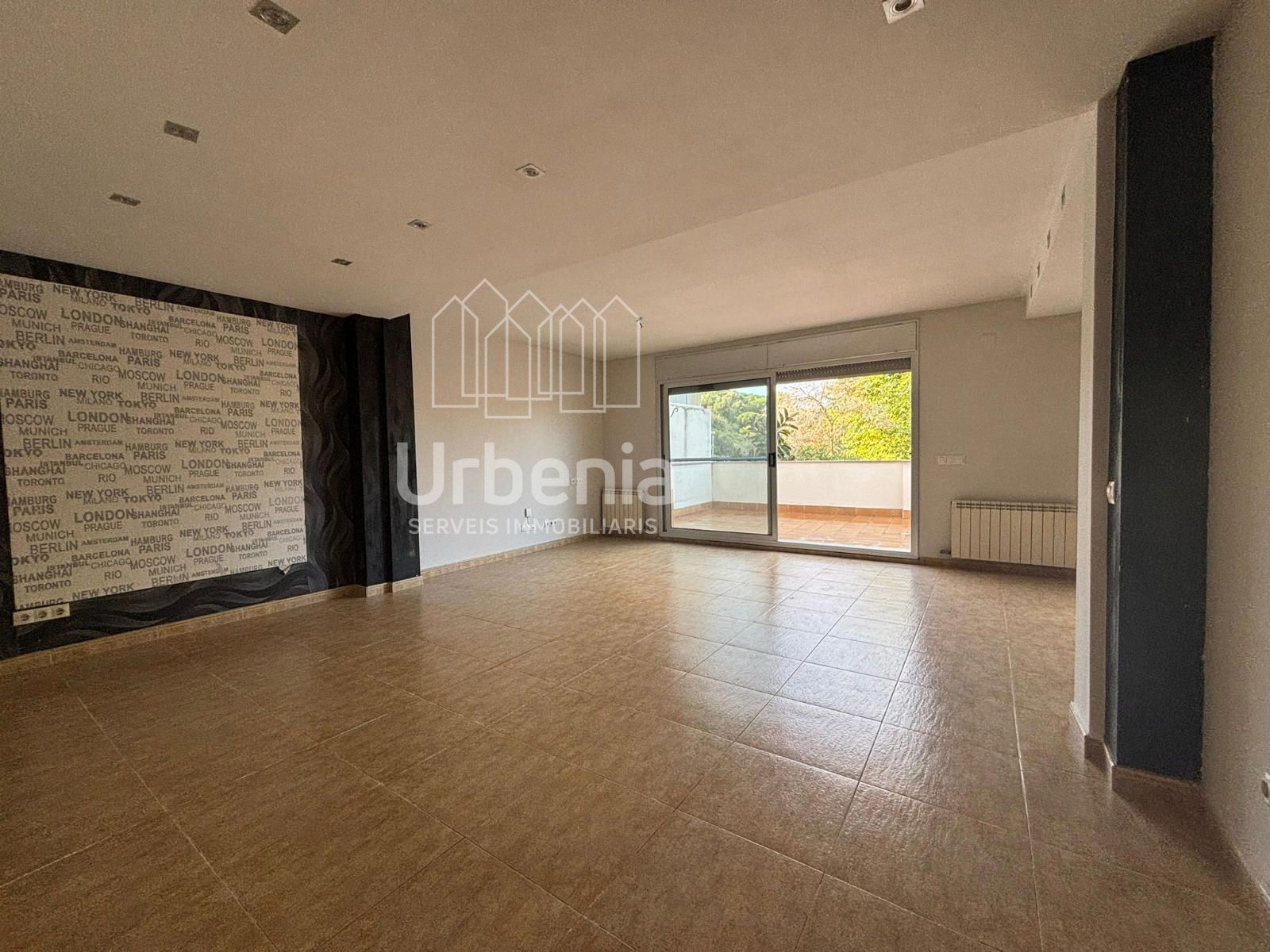 Vista exterior de Piso en venta en Pineda de Mar con Calefacción y Terraza