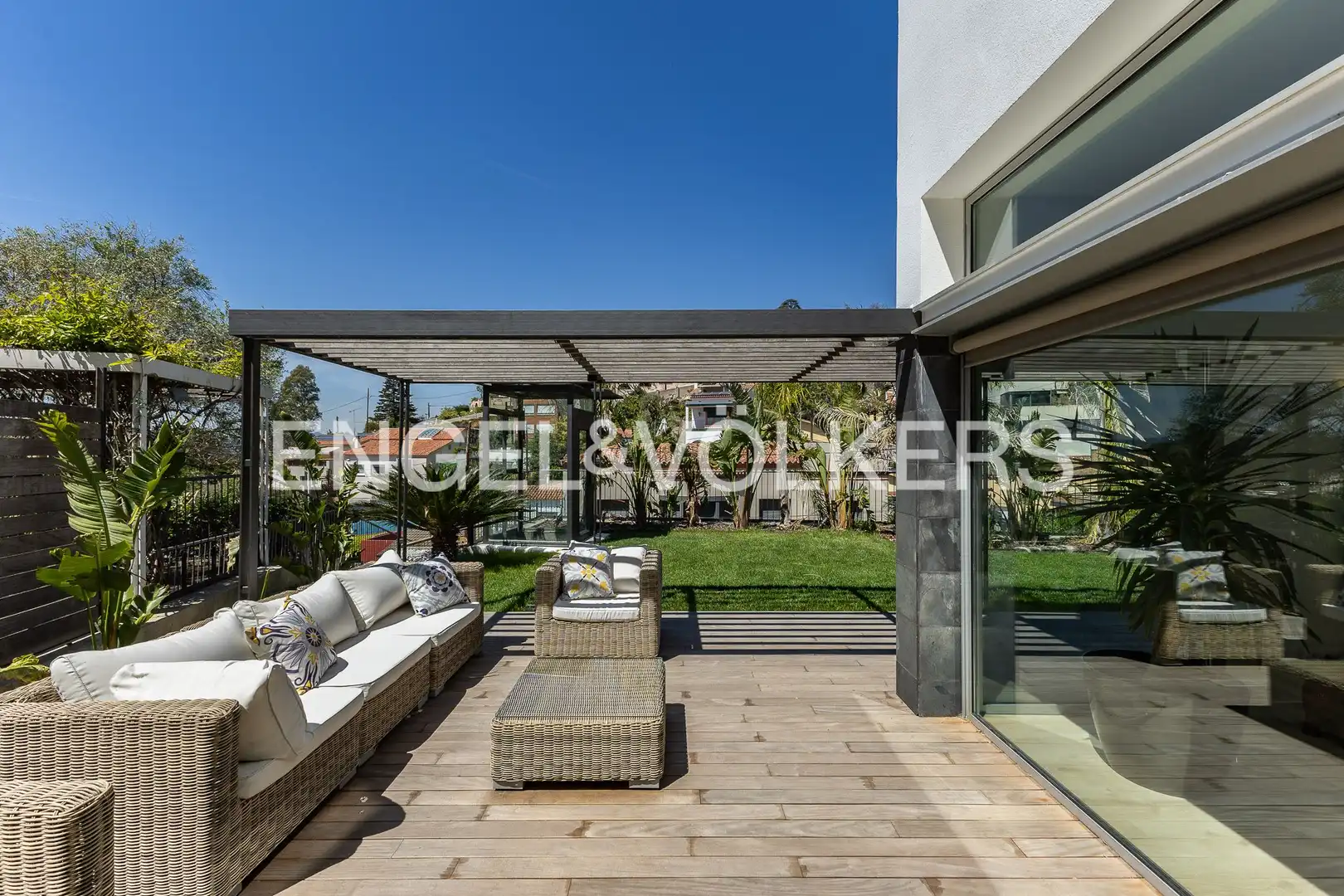 Terrassa de Casa o xalet en venda en Esplugues de Llobregat amb Aire condicionat, Calefacció i Jardí privat