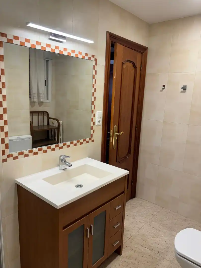 Bathroom of Flat for rent in Zaragoza  with Heating, Furnished and Oven