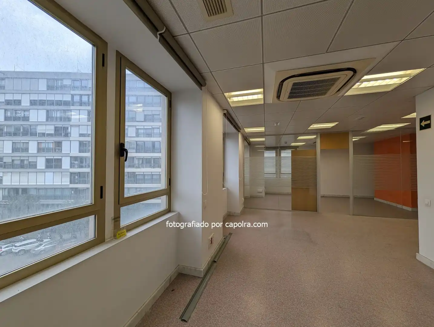Büro zum Verkauf in Barcelona mit Klimaanlage und Heizung