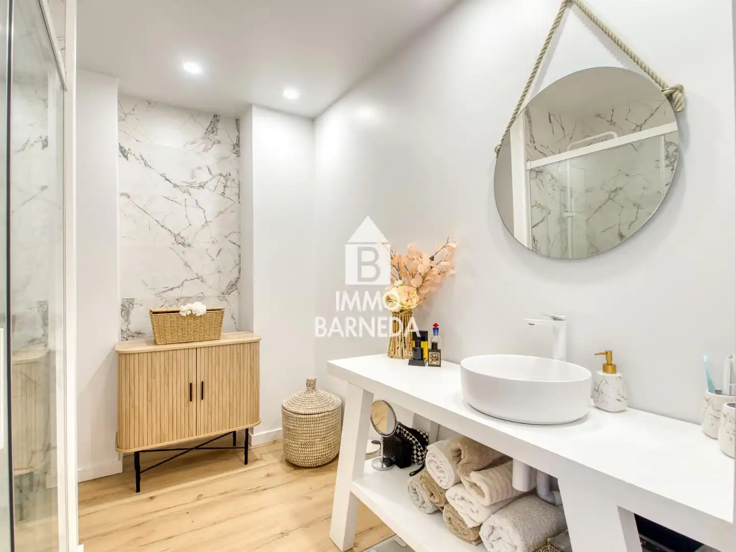 Badezimmer von Wohnung zum Verkauf in Empuriabrava mit Klimaanlage, Heizung und Terrasse