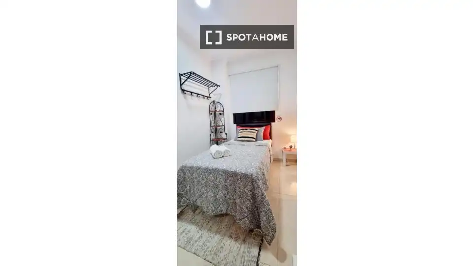 Room in Alcalá