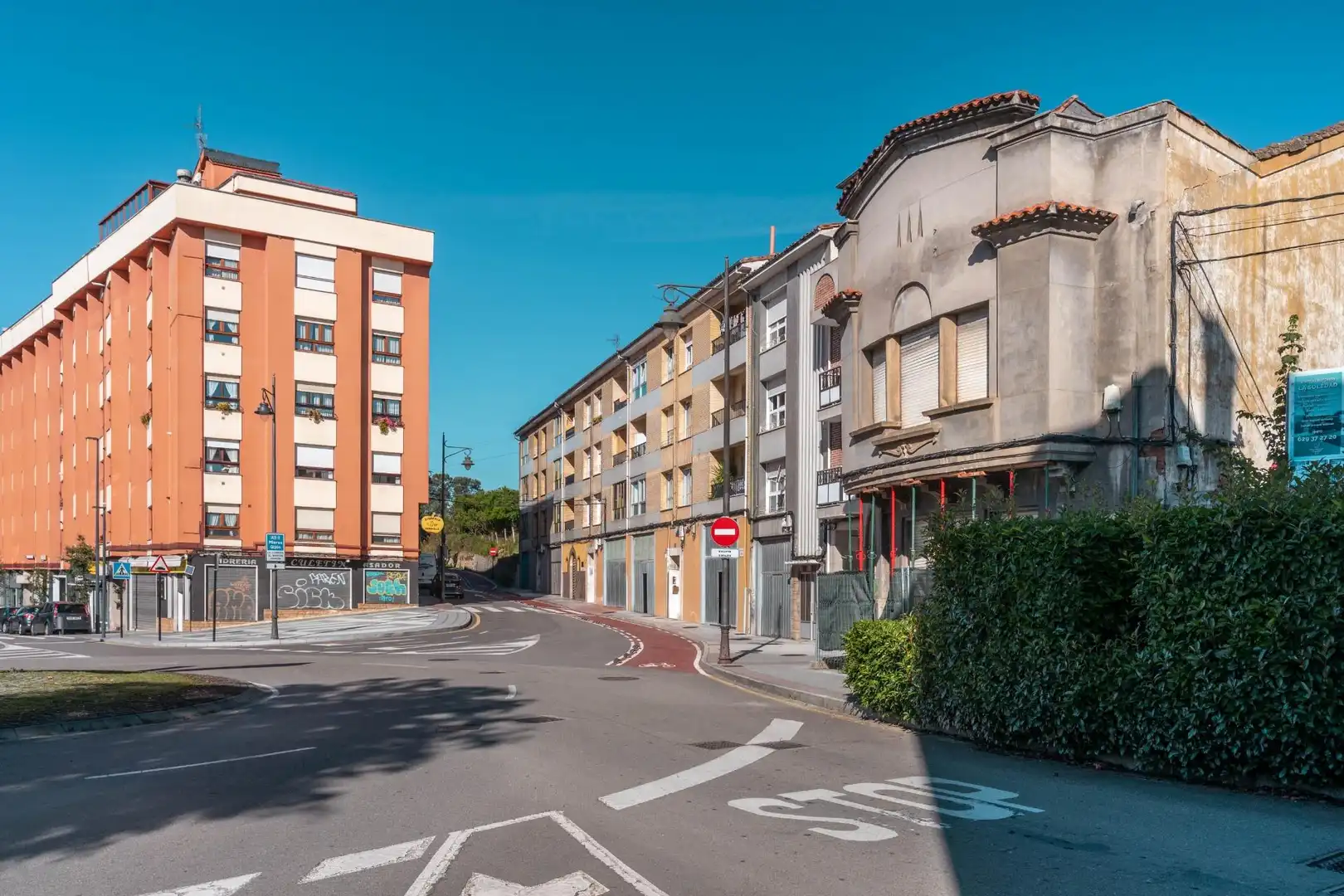 Vista exterior de Pis en venda en Siero amb Calefacció, Terrassa i Traster