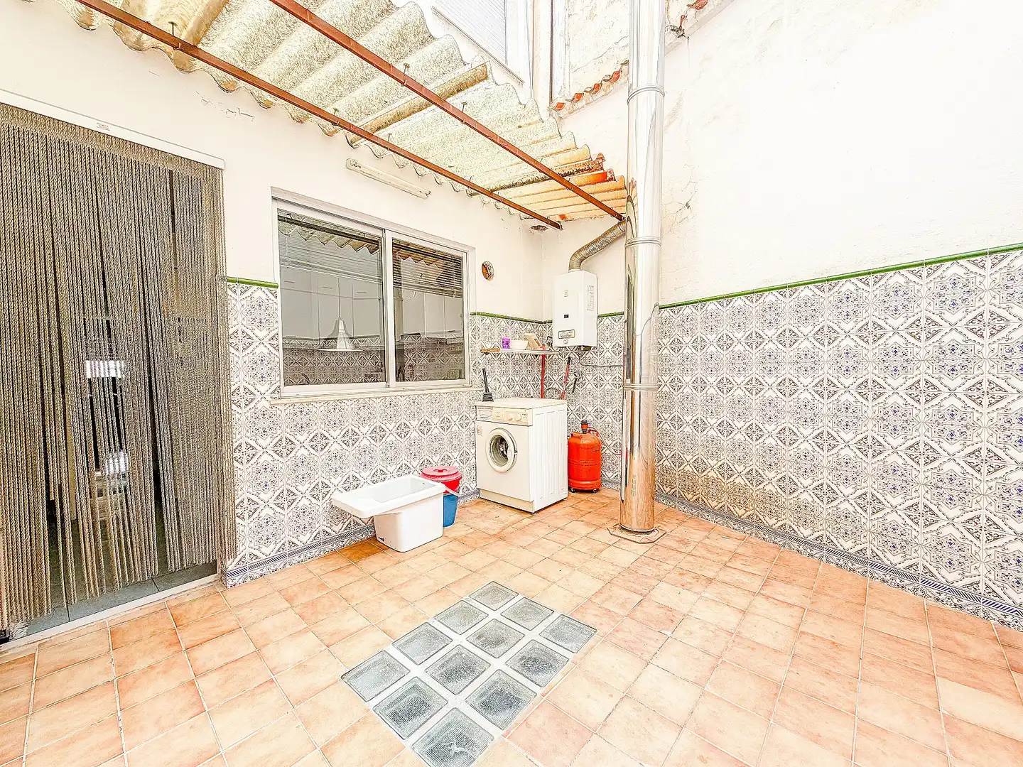 Cuina de Casa o xalet en venda en Yecla amb Calefacció, Terrassa i Moblat