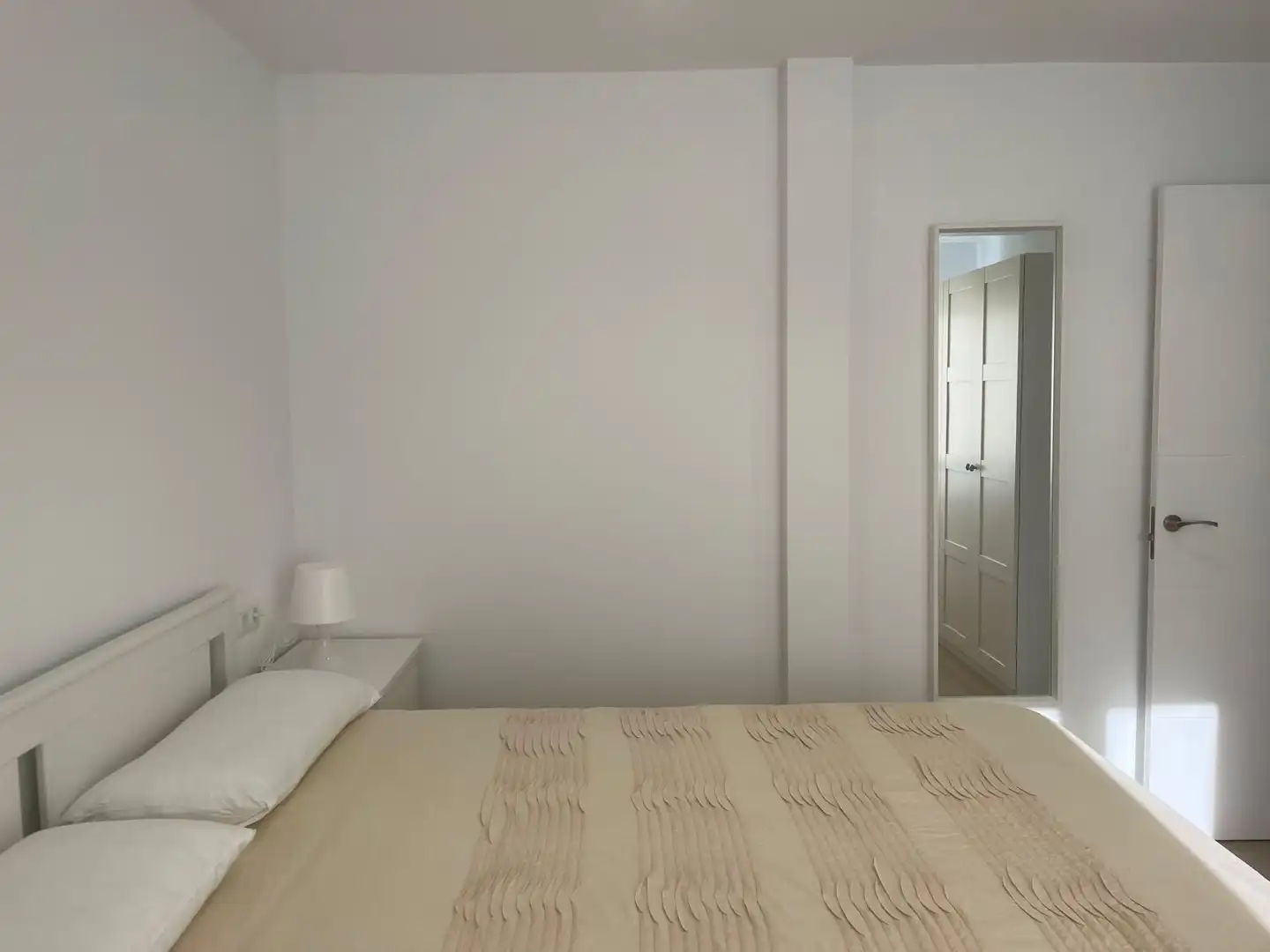 Habitación de Piso de alquiler en Vélez-Málaga con Aire acondicionado
