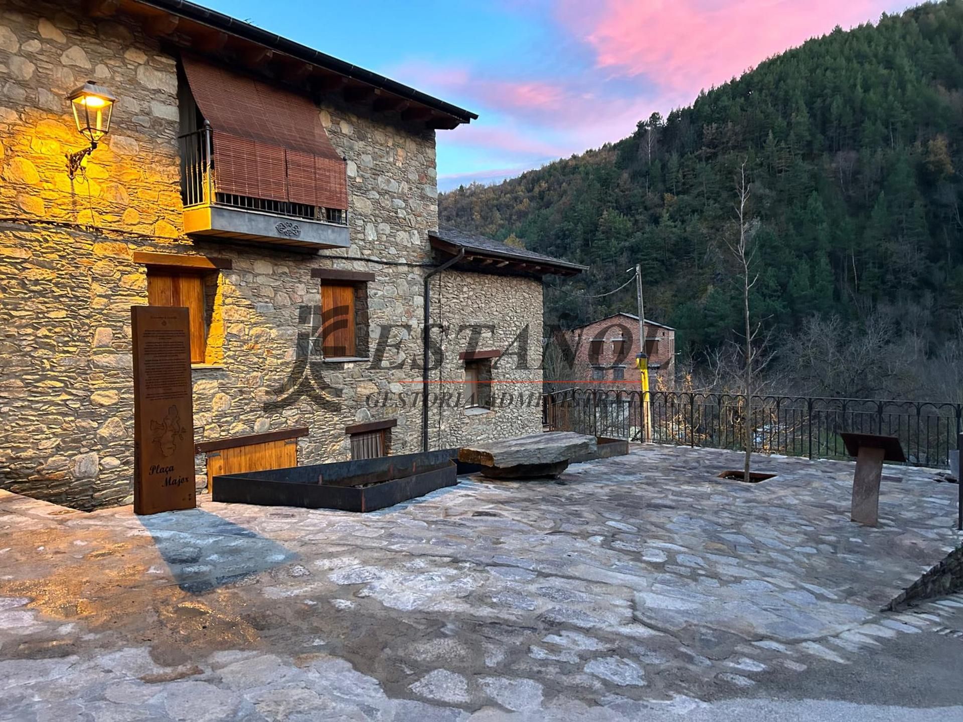 Vista exterior de Finca rústica en venda en Montferrer i Castellbò amb Calefacció