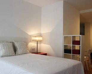 Dormitori de Apartament de lloguer en Bilbao  amb Calefacció