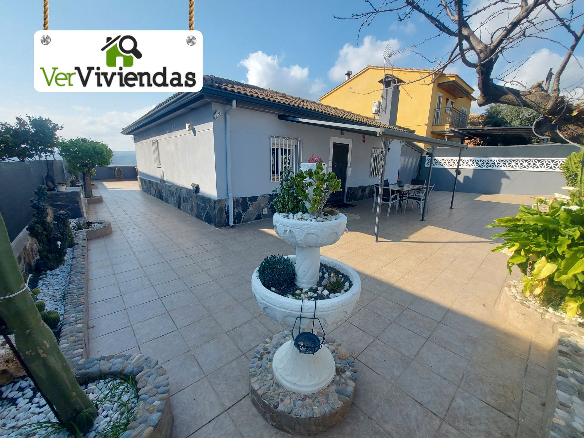 Vista exterior de Casa o xalet en venda en Abrera amb Aire condicionat, Calefacció i Jardí privat
