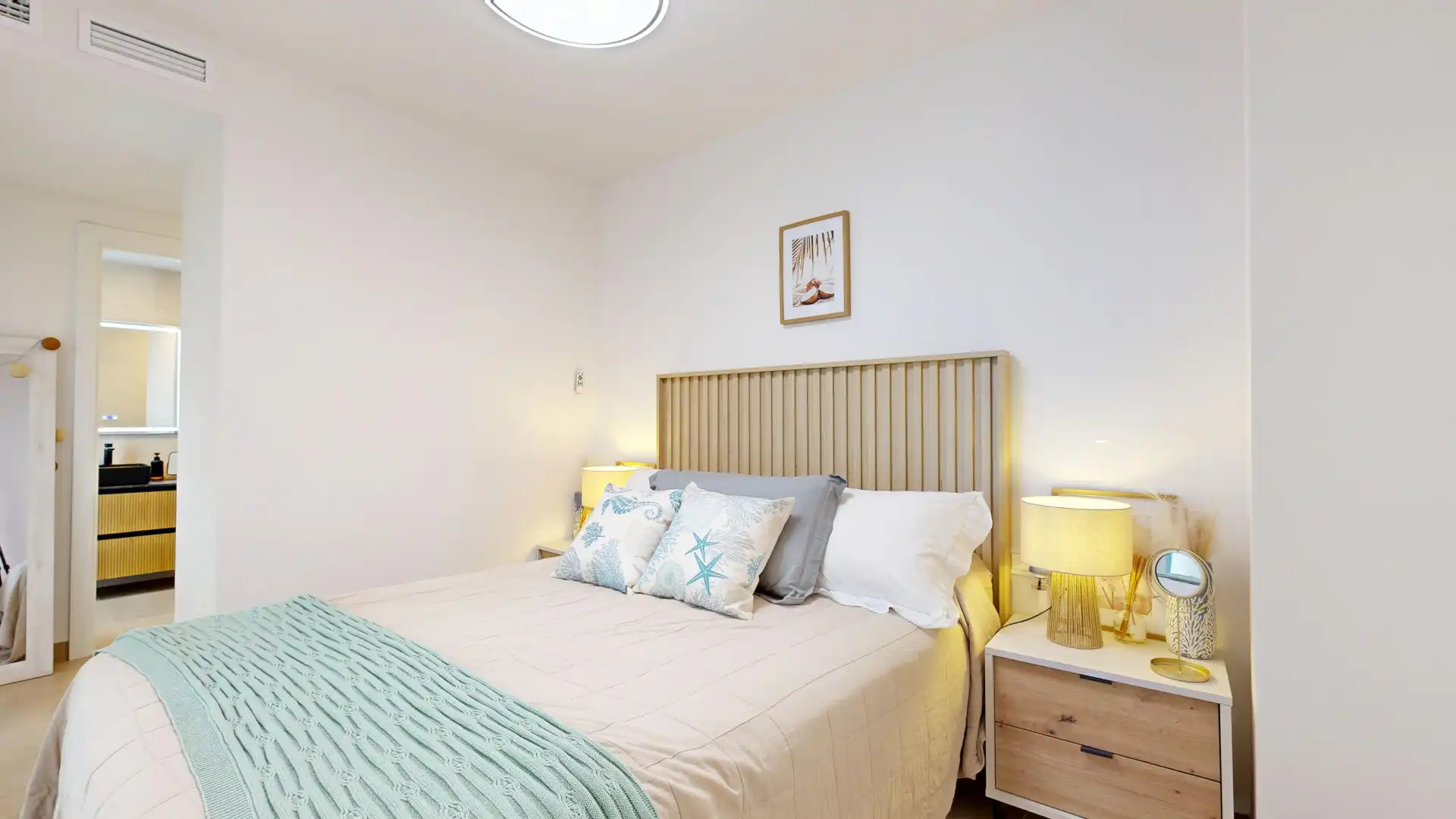 Habitación de Apartamento en venta en Fuengirola con Aire acondicionado, Terraza y Piscina