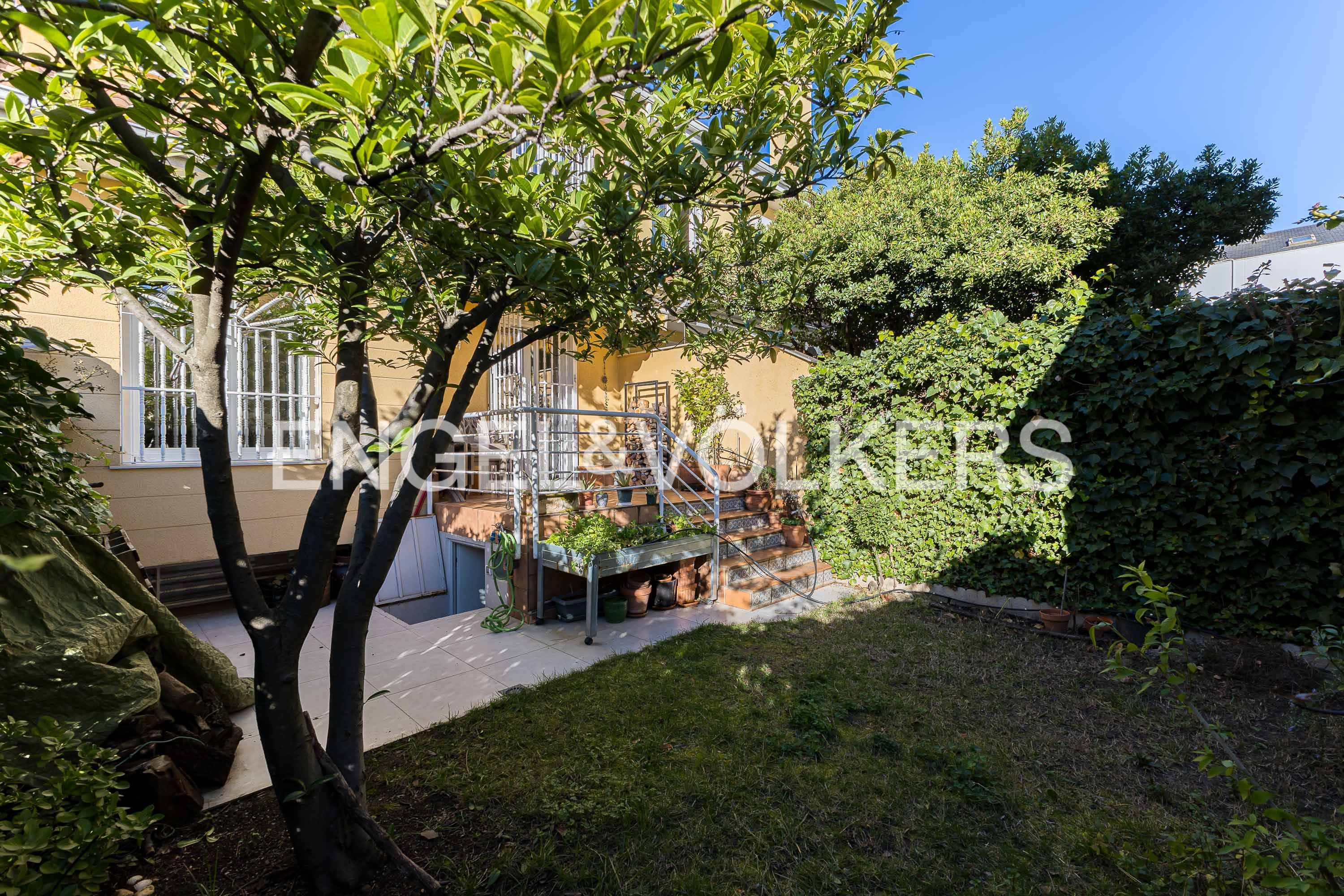 Garden of House or chalet for sale in  Madrid Capital  with Heating and Private garden