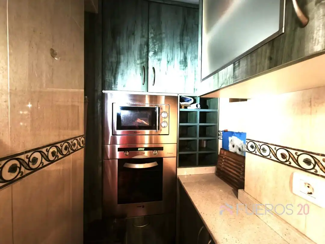 Cocina de Piso en venta en Barakaldo  con Calefacción y Amueblado