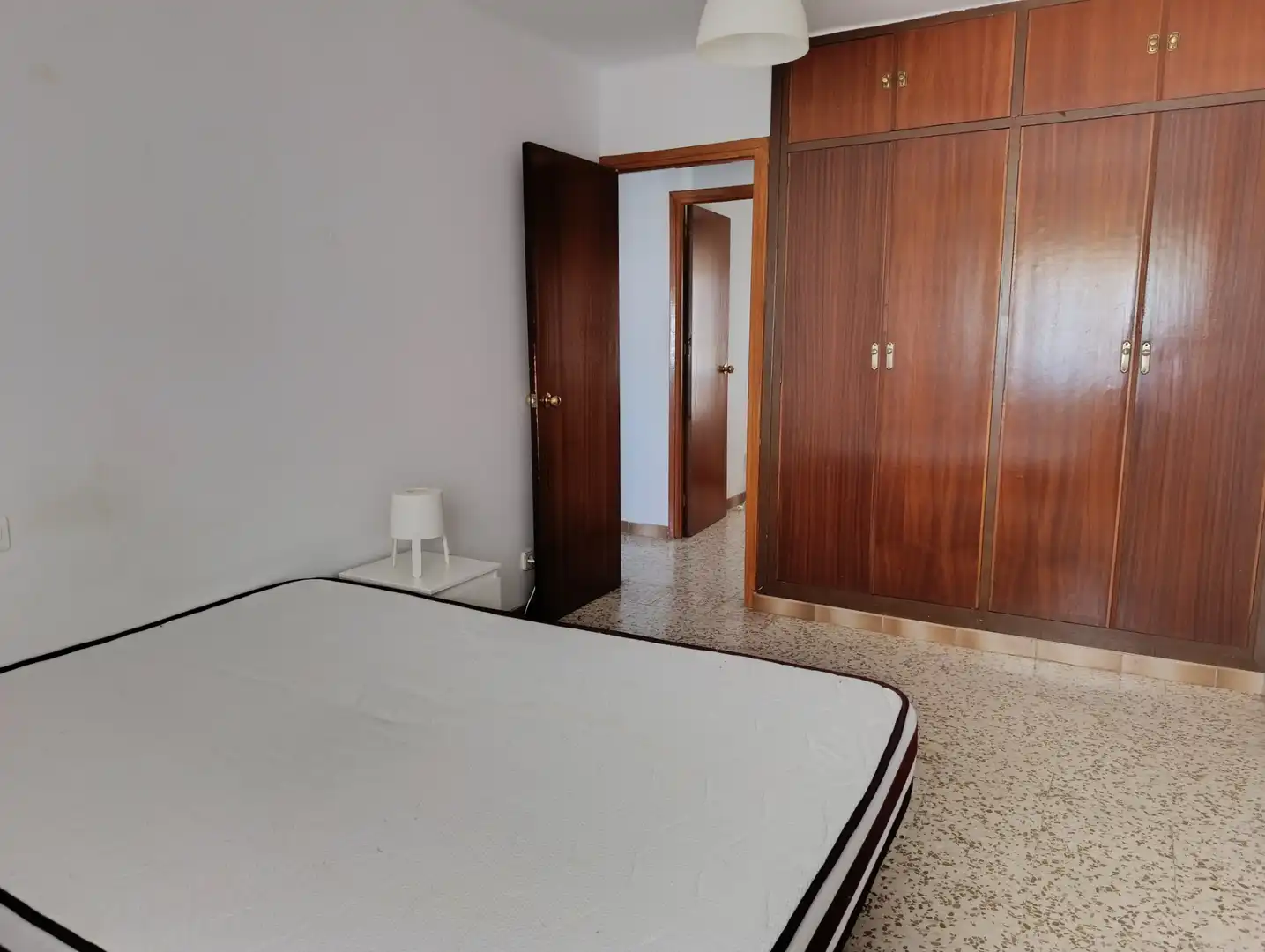 Habitación de Piso de alquiler en Dos Hermanas con Aire acondicionado, Terraza y Amueblado