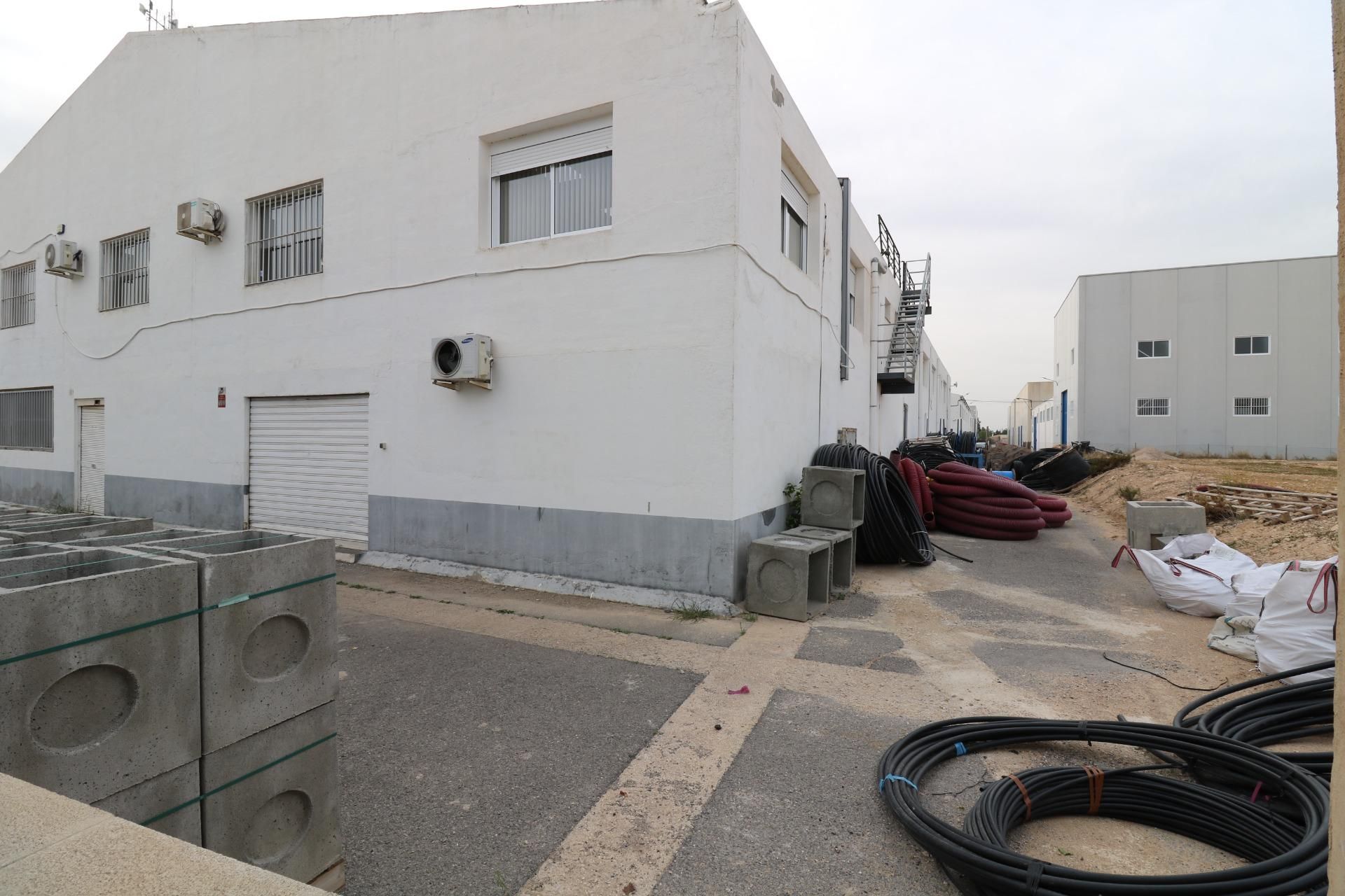 Vista exterior de Nau industrial en venda en Elche / Elx