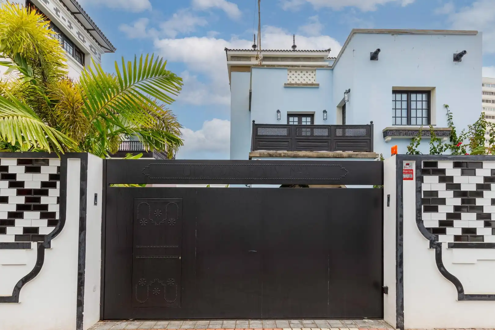 Vista exterior de Casa o chalet en venta en Las Palmas de Gran Canaria con Jardín privado, Terraza y Trastero