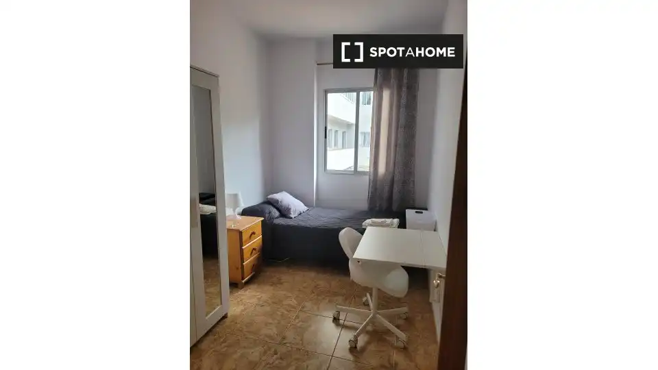 Bedroom of Flat for share in Las Palmas de Gran Canaria  with Air Conditioner, Terrace and Furnished