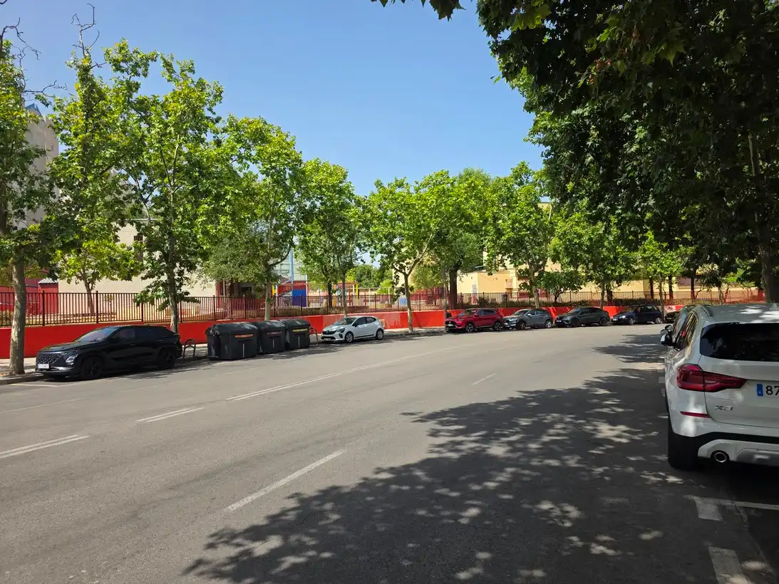 Außenansicht von Wohnung zur Miete in Madrid mit Klimaanlage, Heizung und Parkett