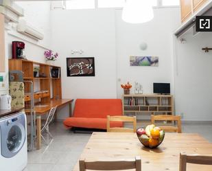 Living room of Flat to rent in  Barcelona Capital  with Air Conditioner, Heating and Furnished