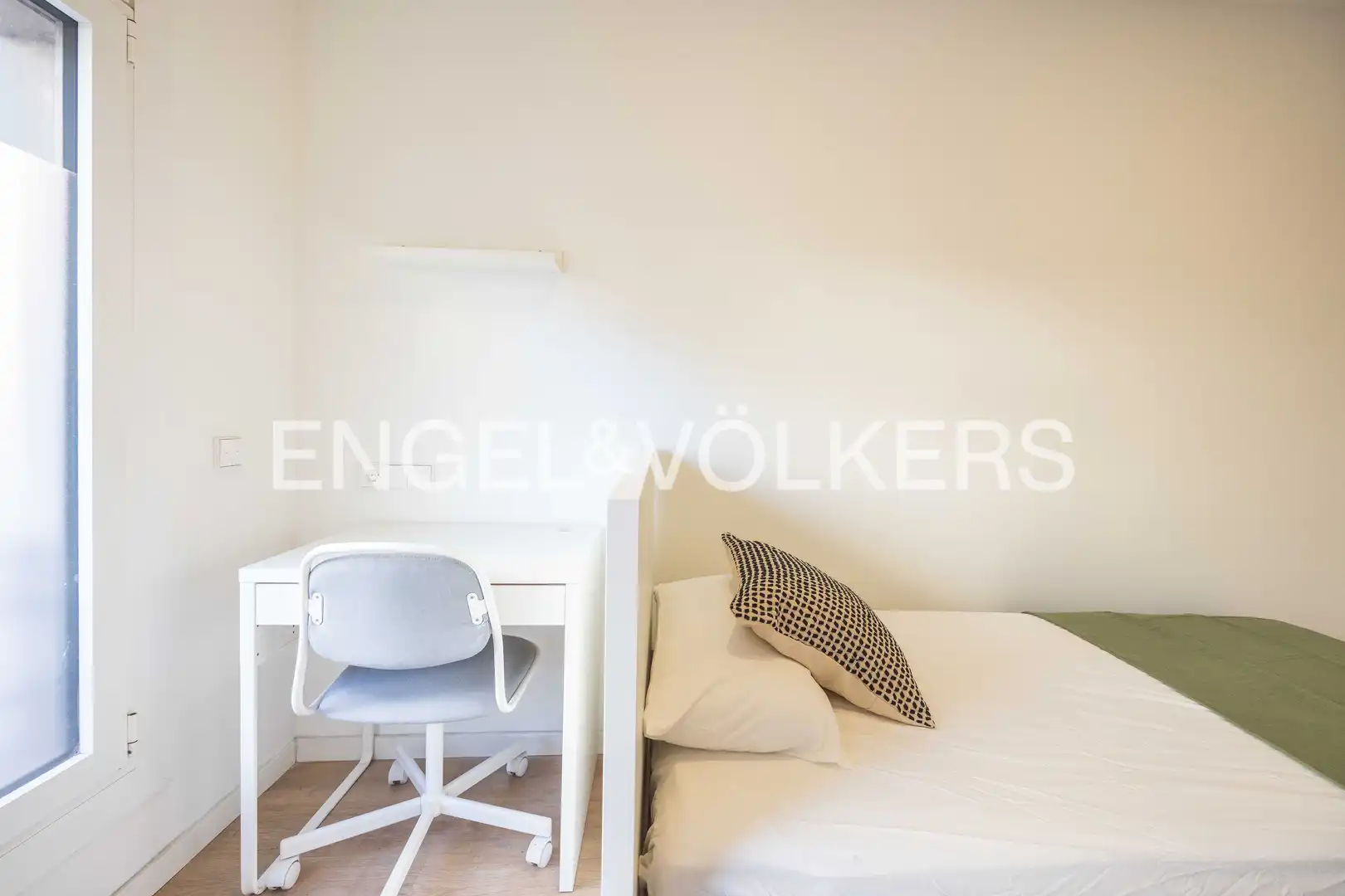 Bedroom of Flat for sale in Barcelona  with Air Conditioner, Heating and Private garden