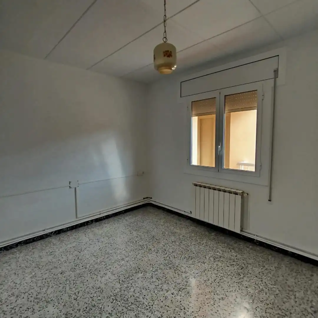 Sala d'estar de Pis de lloguer en Casserres amb Calefacció i Balcó