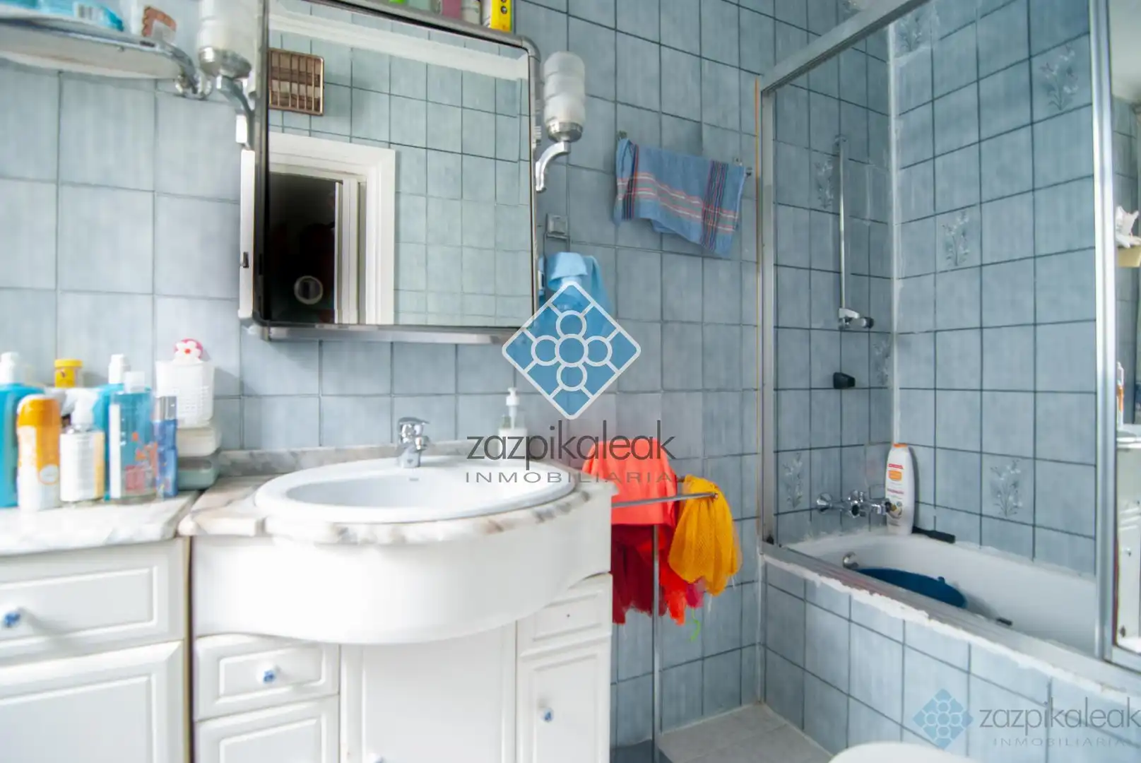 Bathroom of Flat for sale in Bilbao   with Heating and Balcony