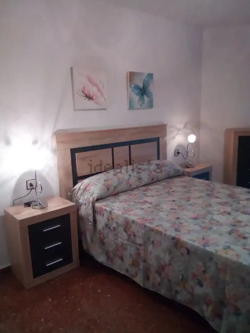Bedroom of Flat for rent in Granada  with Furnished, Washing machine and Balcony