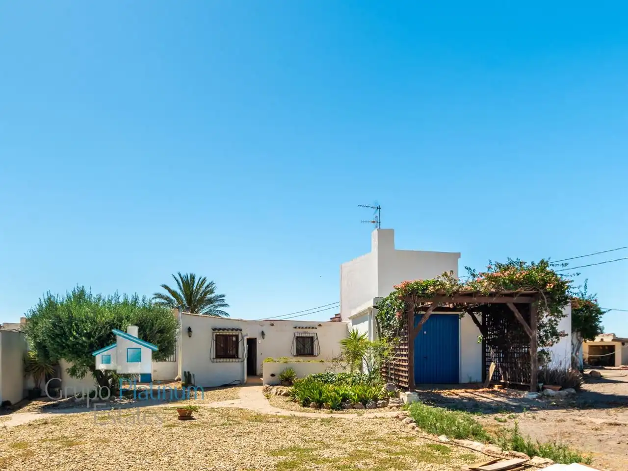 Vista exterior de Casa o xalet en venda en Águilas amb Aire condicionat, Calefacció i Jardí privat