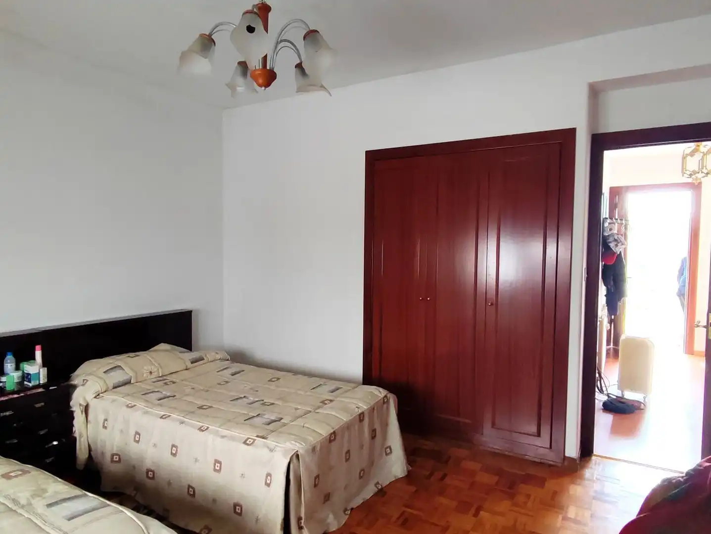 Dormitori de Casa o xalet en venda en Carral amb Jardí privat, Terrassa i Moblat