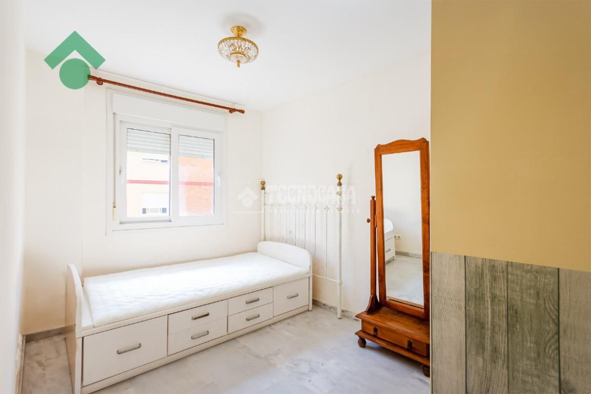 Bedroom of Flat for sale in Rincón de la Victoria  with Air Conditioner, Balcony and Community pool
