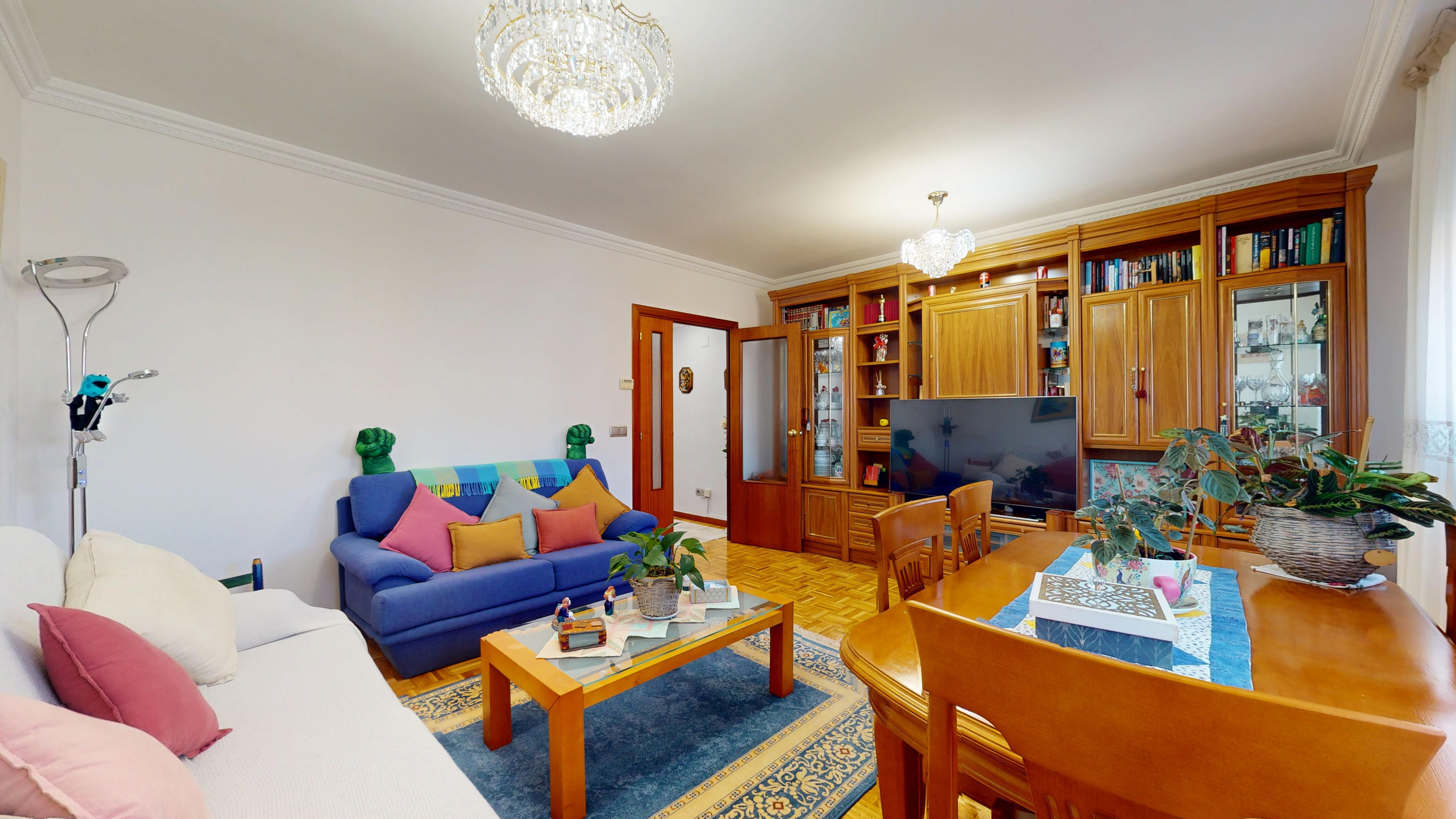 Living room of Flat for sale in Bilbao   with Heating, Storage room and Balcony