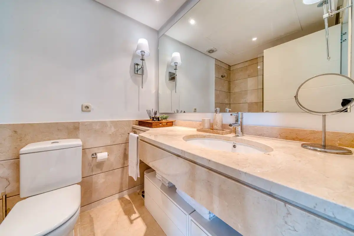 Baño de Planta baja en venta en Casares con Aire acondicionado, Jardín privado y Terraza
