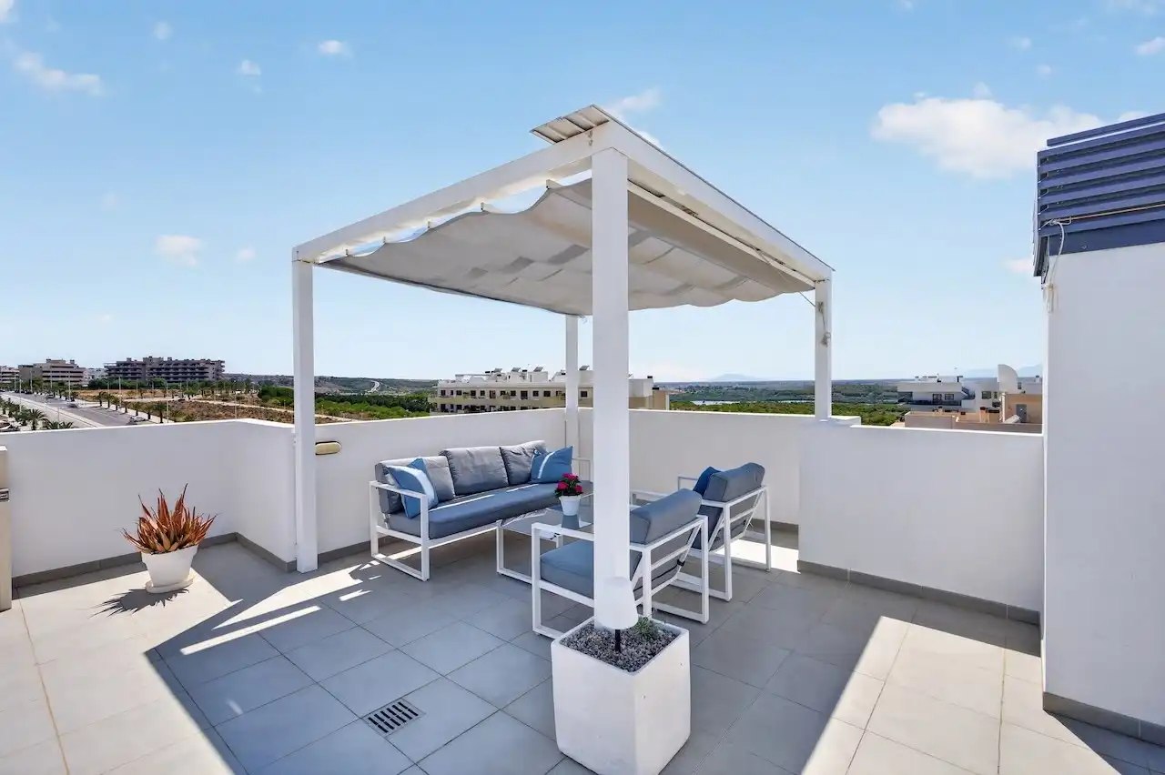 Terraza de Ático en venta en Elche / Elx con Aire acondicionado, Calefacción y Jardín privado