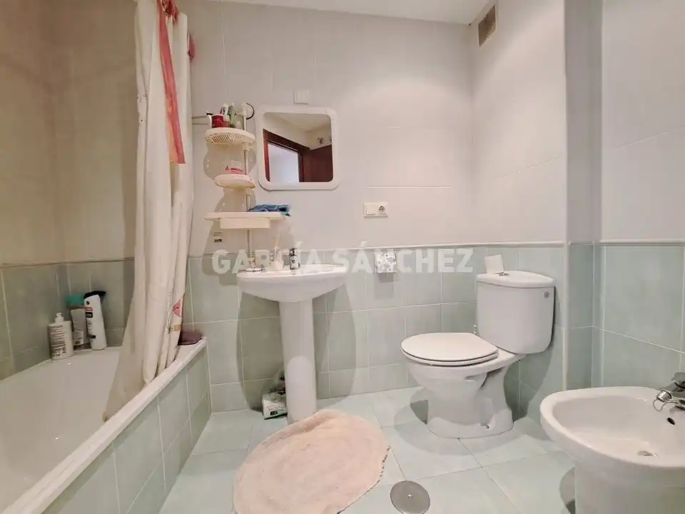Bathroom of Apartments for sale in Boiro  with Terrace, Storage room and Furnished