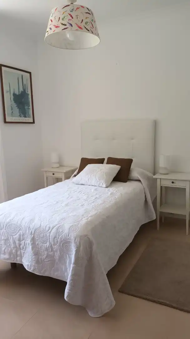 Dormitori de Casa o xalet en venda en Muros amb Jardí privat, Piscina i Moblat