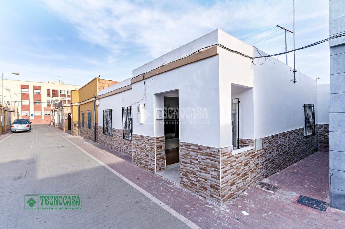 Exterior view of House or chalet for sale in El Ejido  with Air Conditioner and Terrace