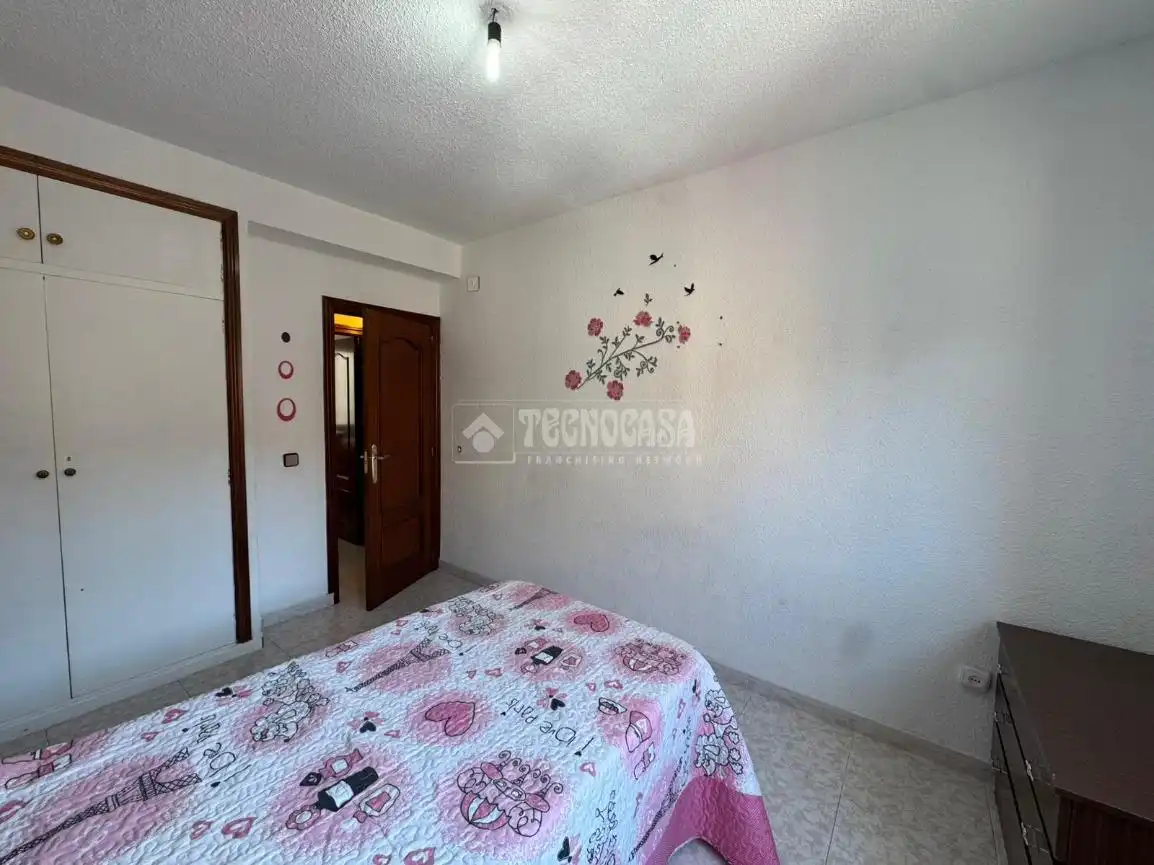 Bedroom of Flat for sale in Alcalá de Henares  with Heating
