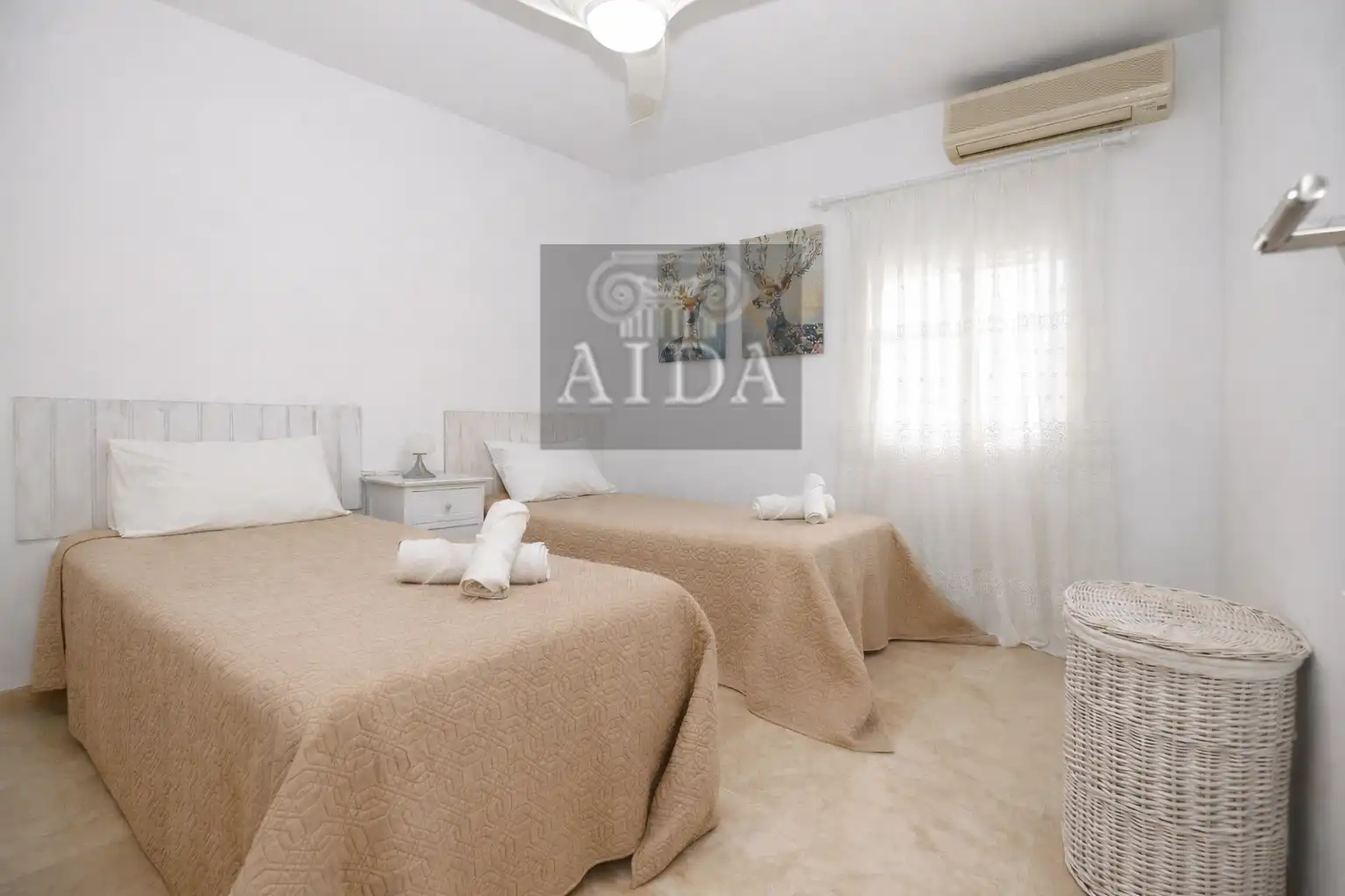 Dormitori de Casa o xalet en venda en Marbella amb Aire condicionat, Terrassa i Traster