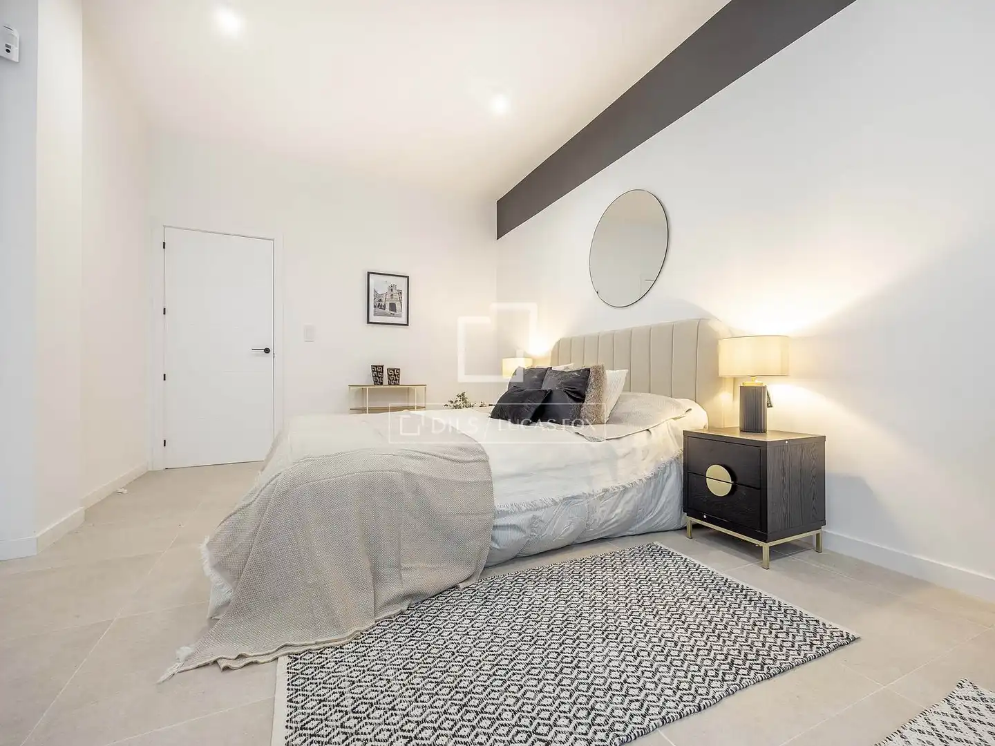 Bedroom of Flat for sale in Valencia  with Air Conditioner, Heating and Terrace